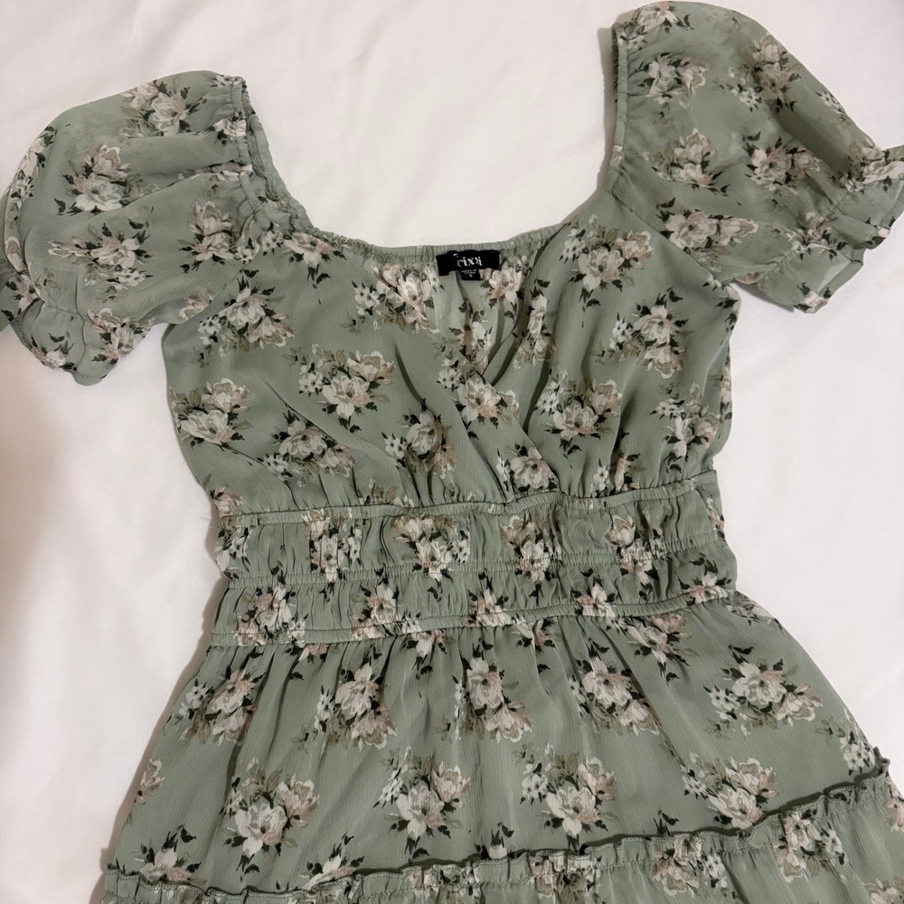 Trixxi Sage Green Floral Smocked Mini Dress Womens‎ Small Puff Slv Tiered Ruffle